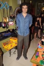 Imtiaz Ali at the opening of Fluke Store in Andheri, Mumbai on 13th June 2012 (4).JPG